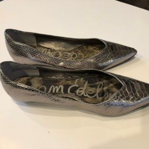 Sam Edelman Pointy Toe flats Metallic Pewter